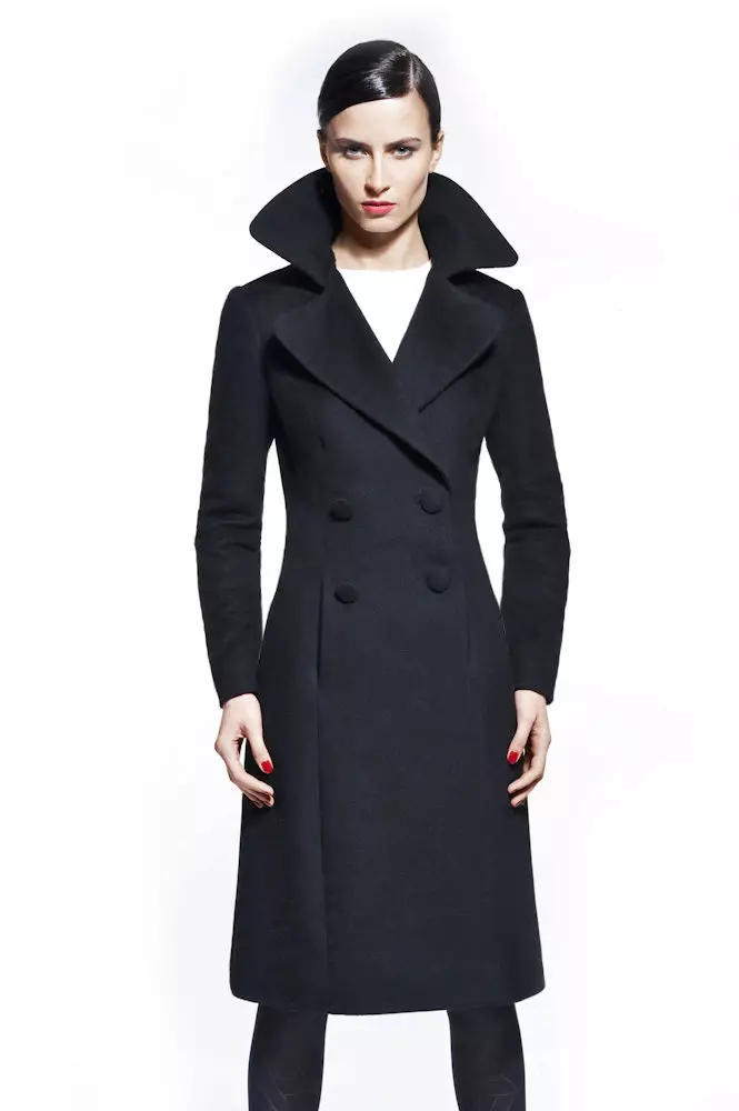 Wanita Black Coat (172 Foto): Long, Short, Hooded, Hitam dan Putih, Lurus, Lengan Kulit, Fit, Leather 611_19