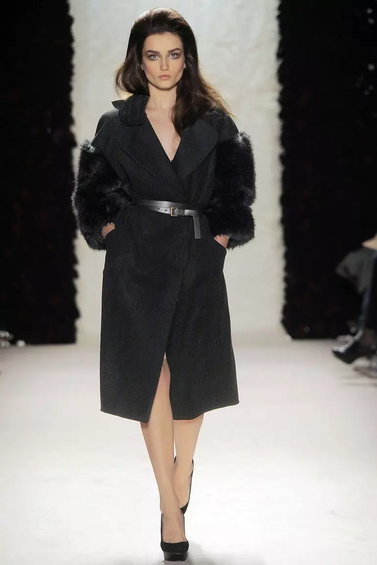 Wanita Black Coat (172 Foto): Long, Short, Hooded, Hitam dan Putih, Lurus, Lengan Kulit, Fit, Leather 611_41