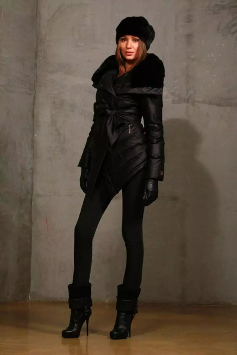 Cappotto nero femminile (172 foto): lungo, corto, incappucciato, bianco e nero, dritto, maniche in pelle, vestibilità, pelle 611_62