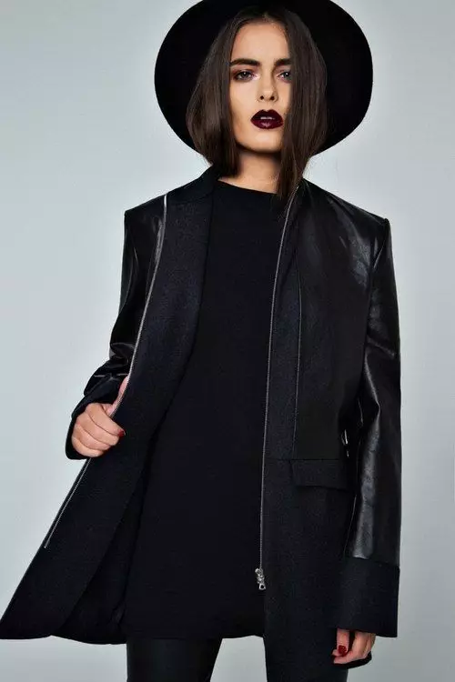 Ženski črni plašč (172 fotografij): dolga, kratka, kapuca, črna in bela, ravna, usnjene rokavi, fit, usnje 611_75