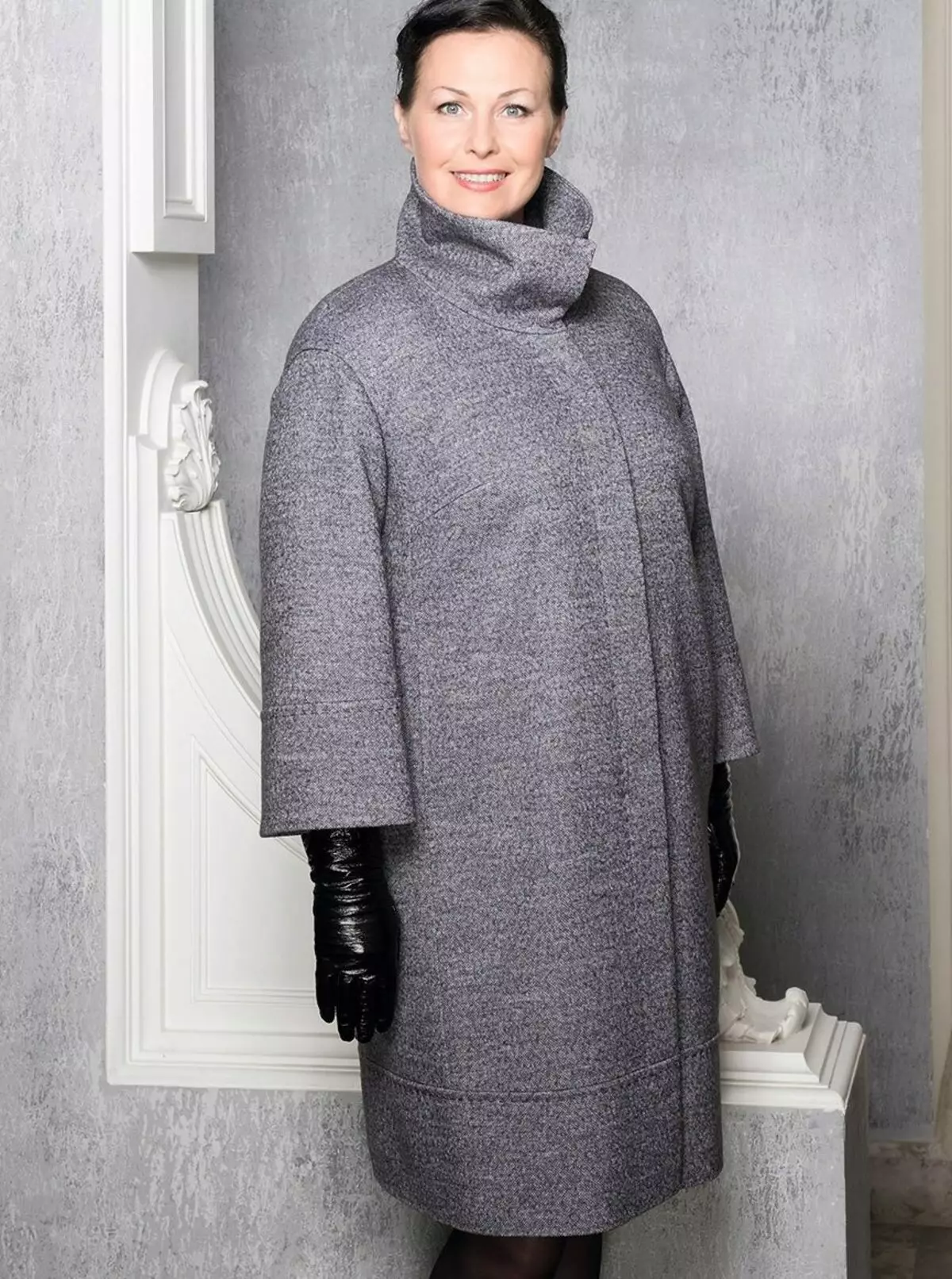 Пальто 2024 г. Полупальто драповое демисезонное для женщин после 60 лет. Пальто для полных женщин стильные. Фасоны пальто для полных. Модные пальто для полных женщин.