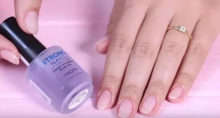 Manicure lori eekanna gigun (awọn fọto 130): A lẹwa minophonic ati asiko. Bi o ṣe le ṣe eekanna ti o lagbara ati gigun fun ọjọ kan ati ọsẹ? A rọrun ati apẹrẹ miiran 6200_119