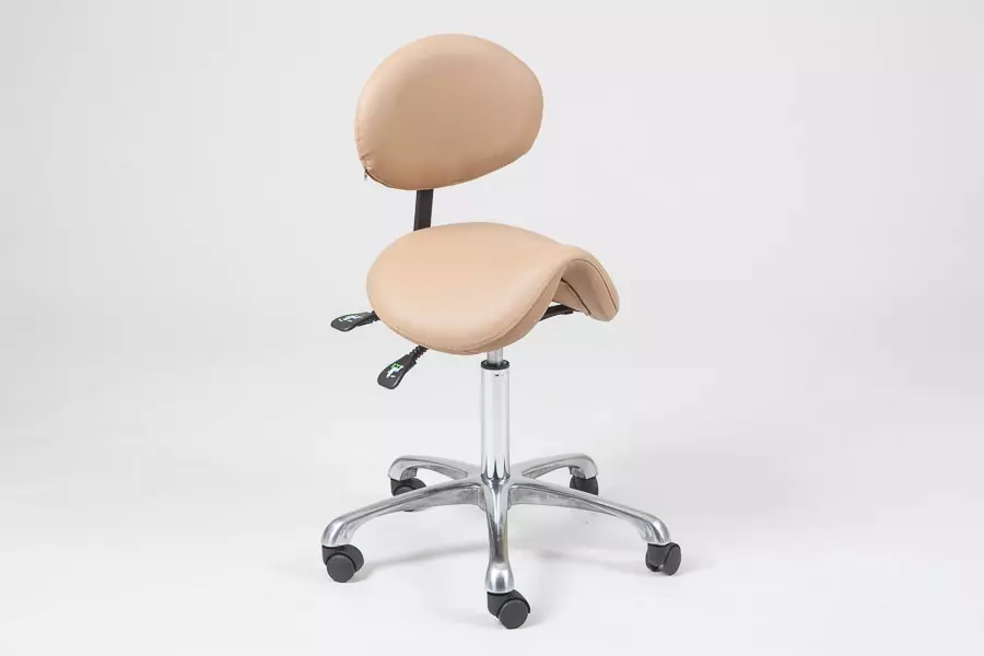 Manicure Chairs: Pumili para sa mga customer at Masters manicure mga modelo sa mga gulong 6201_10