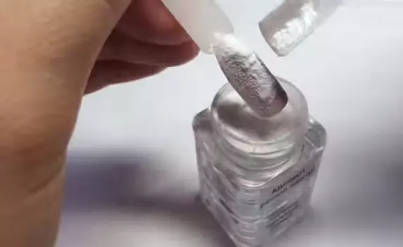 Acrylic yezvipikiri (51 mafoto): Chii icho uye kuti unorenda kumba sei? Maitiro ekuita dhizaini neAcrylic Powder's chipikiri pendi? Maitiro Ekushandisa Zvidimbu? 6213_27