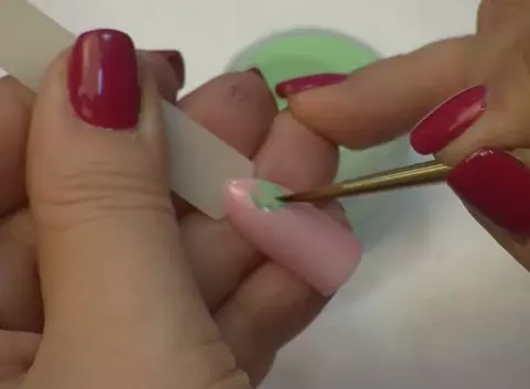 Acrylic ji bo nails (51 wêne): Ew çi ye û çawa li malê kirê? Meriv çawa sêwirana bi piyalek powdar a acrylic re çêkir? Meriv çawa nexşeyan bicîh tîne? 6213_31