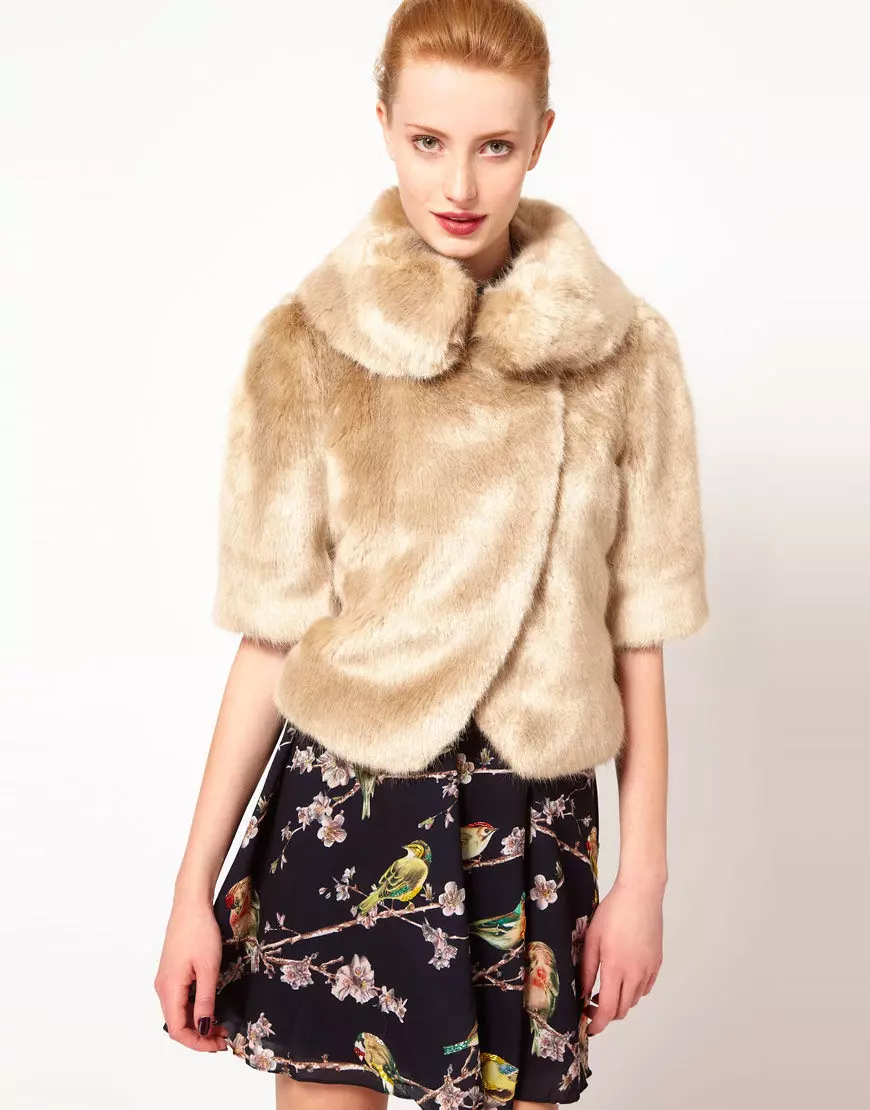 Пальто зі штучного хутра (78 фото): з каракулю, з капюшоном, плюшеве, жіночі моделі пальто 621_17