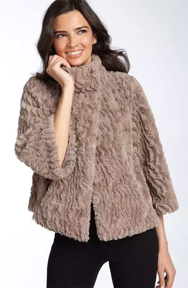 Пальто зі штучного хутра (78 фото): з каракулю, з капюшоном, плюшеве, жіночі моделі пальто 621_22