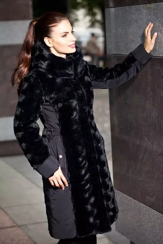Пальто зі штучного хутра (78 фото): з каракулю, з капюшоном, плюшеве, жіночі моделі пальто 621_27