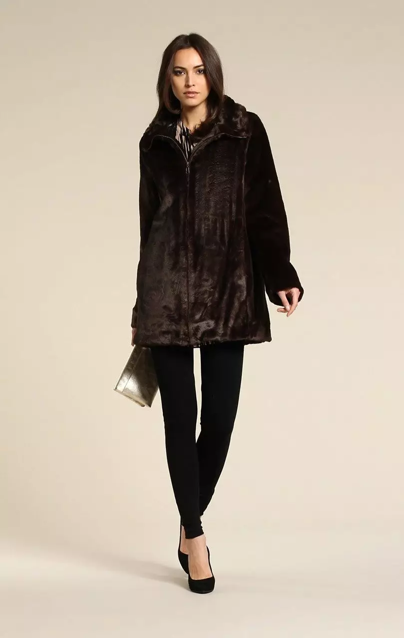 Пальто зі штучного хутра (78 фото): з каракулю, з капюшоном, плюшеве, жіночі моделі пальто 621_48