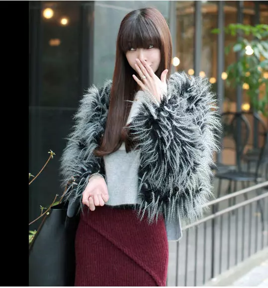 Пальто зі штучного хутра (78 фото): з каракулю, з капюшоном, плюшеве, жіночі моделі пальто 621_57