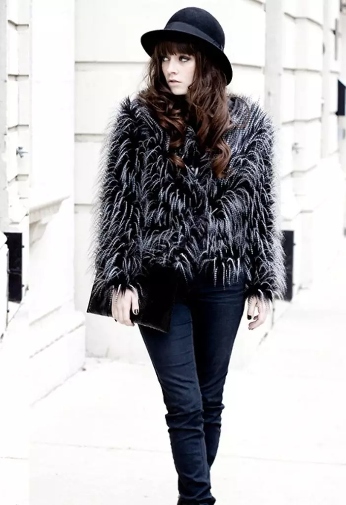 Пальто зі штучного хутра (78 фото): з каракулю, з капюшоном, плюшеве, жіночі моделі пальто 621_69