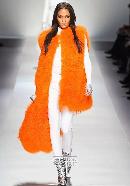Пальто зі штучного хутра (78 фото): з каракулю, з капюшоном, плюшеве, жіночі моделі пальто 621_75