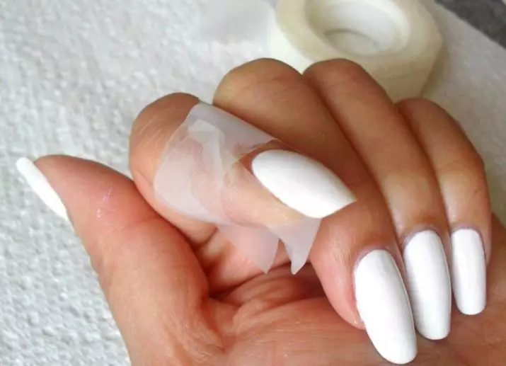 Como suavemente compõem unhas-se? Como exatamente as unhas? Como aprender a fazer manicure verniz? E se as unhas não forem desiguais? 6222_15