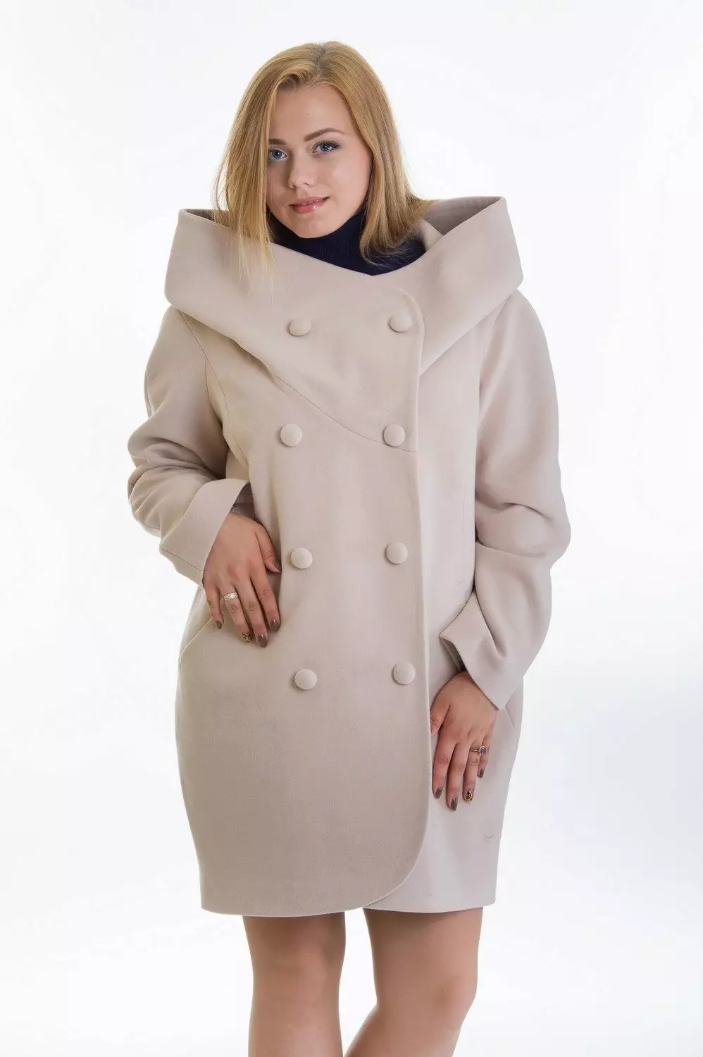 Žena kabát jaro 2021 (356 fotek): od ruských výrobců, modelů, stylů a stylů, prošívaných, krátkých, tlumení, kůže 623_127