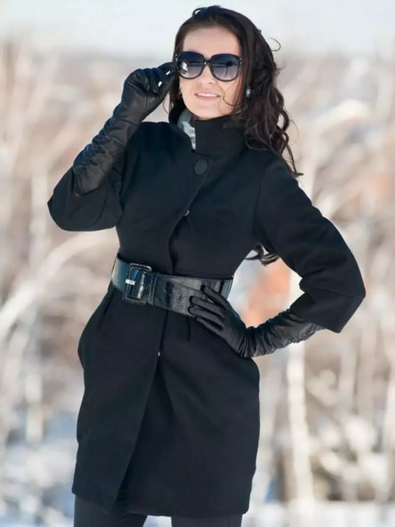 Žena kabát jaro 2021 (356 fotek): od ruských výrobců, modelů, stylů a stylů, prošívaných, krátkých, tlumení, kůže 623_152