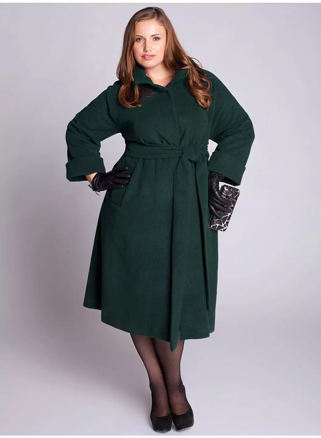 Abrigo femenino de la primavera 2021 (356 fotos): desde los fabricantes, modelos, estilos y estilos rusos, acolchados, cortos, amortiguación, cuero 623_186