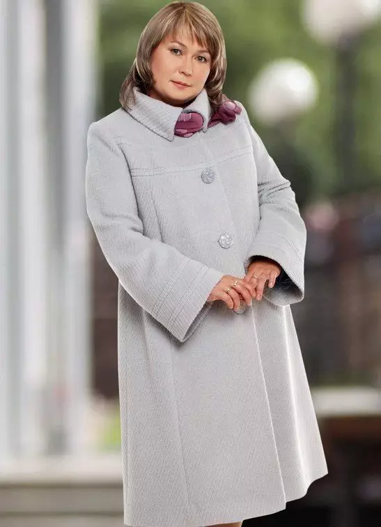 Female frakke Spring 2021 (356 Billeder): Fra russiske producenter, modeller, stilarter og stilarter, quiltet, kort, dæmpning, læder 623_187