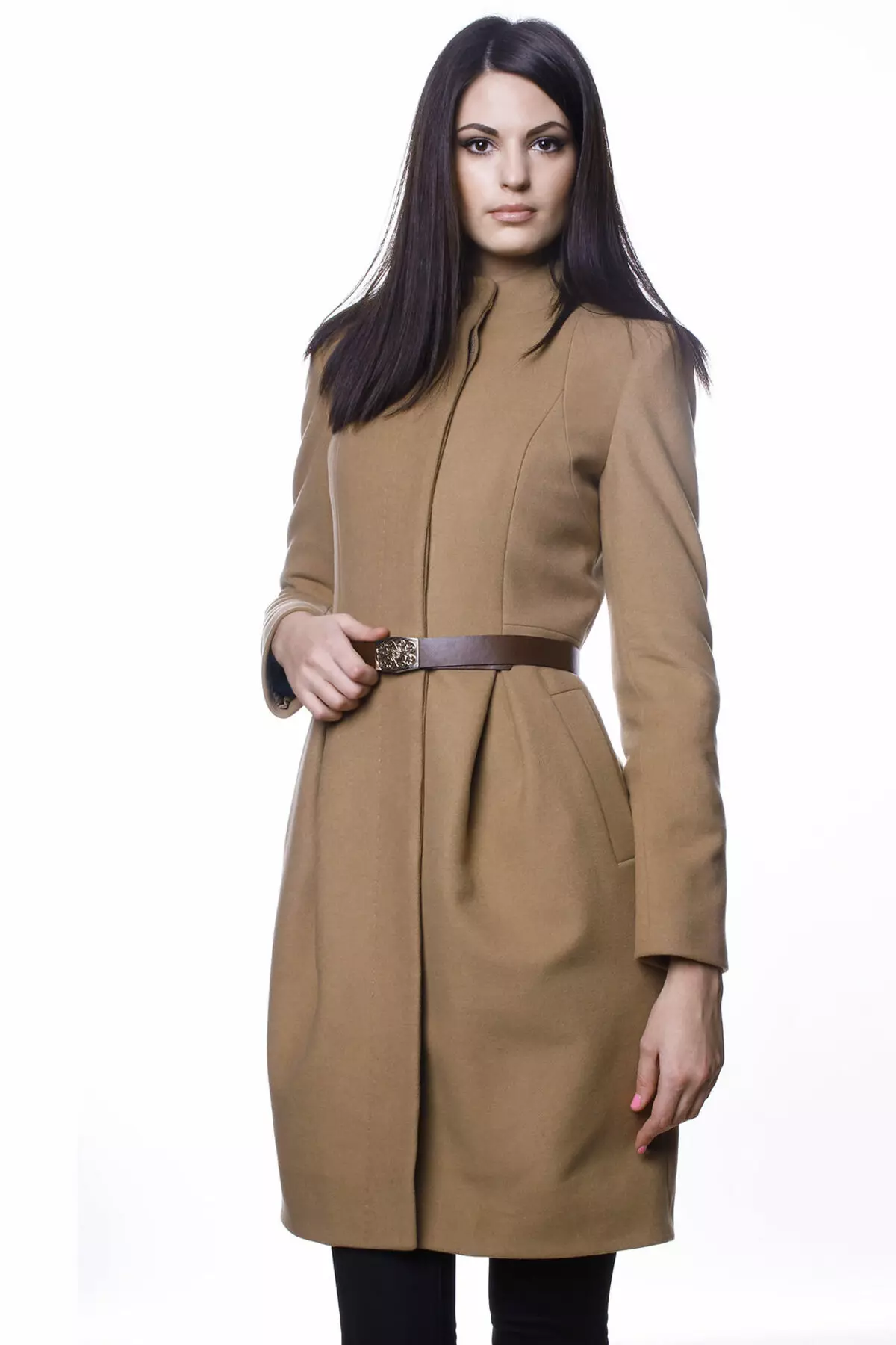 Жіночі пальто весна 2021 (356 фото): від російських виробників, моделі, стилі і фасони, стьобані, короткі, драпові, шкіряні 623_21