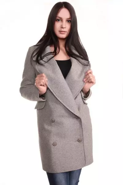 Abrigo femenino de la primavera 2021 (356 fotos): desde los fabricantes, modelos, estilos y estilos rusos, acolchados, cortos, amortiguación, cuero 623_226