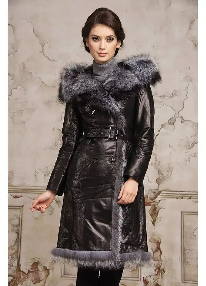 Abrigo femenino de la primavera 2021 (356 fotos): desde los fabricantes, modelos, estilos y estilos rusos, acolchados, cortos, amortiguación, cuero 623_265