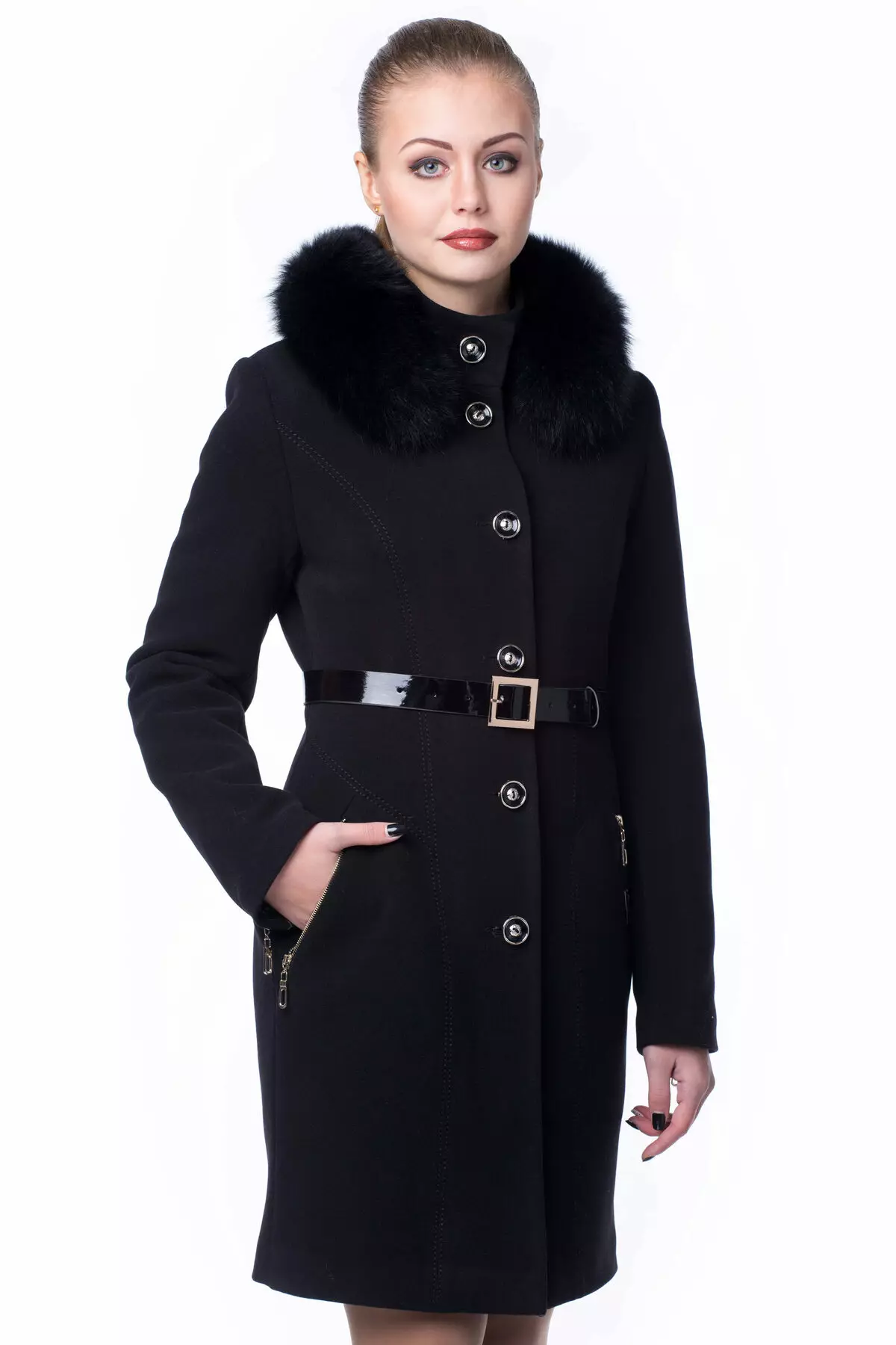 Abrigo femenino de la primavera 2021 (356 fotos): desde los fabricantes, modelos, estilos y estilos rusos, acolchados, cortos, amortiguación, cuero 623_287