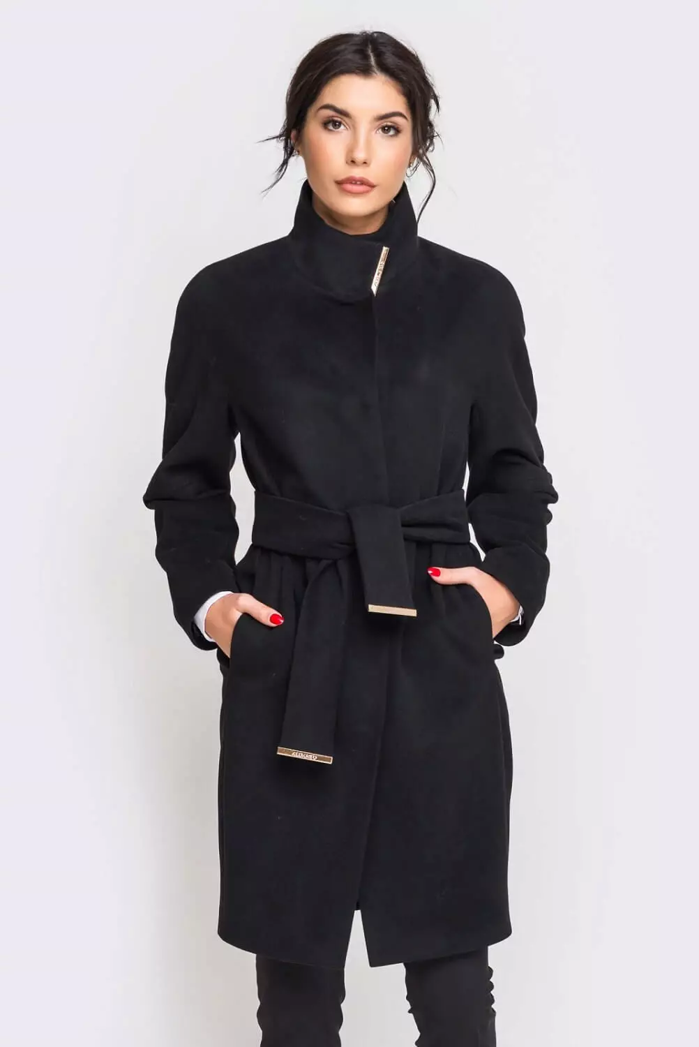 Женски капут пролеће 2021 (356 фотографија): од руских произвођача, модела, стилова и стилова, прекривено, кратак, пригушивање, кожа 623_291
