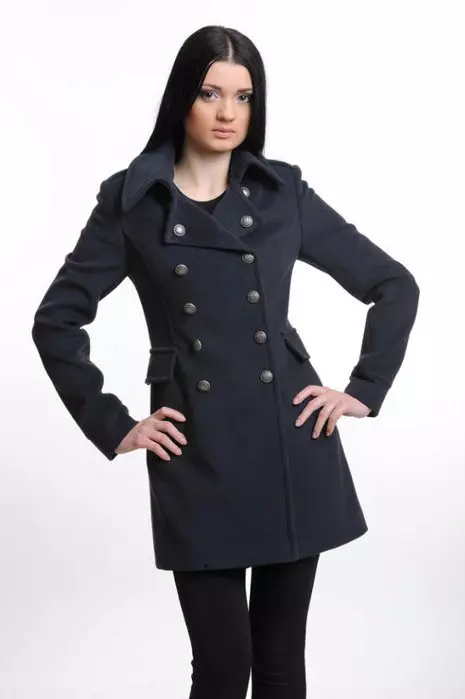 Žena kabát jaro 2021 (356 fotek): od ruských výrobců, modelů, stylů a stylů, prošívaných, krátkých, tlumení, kůže 623_4