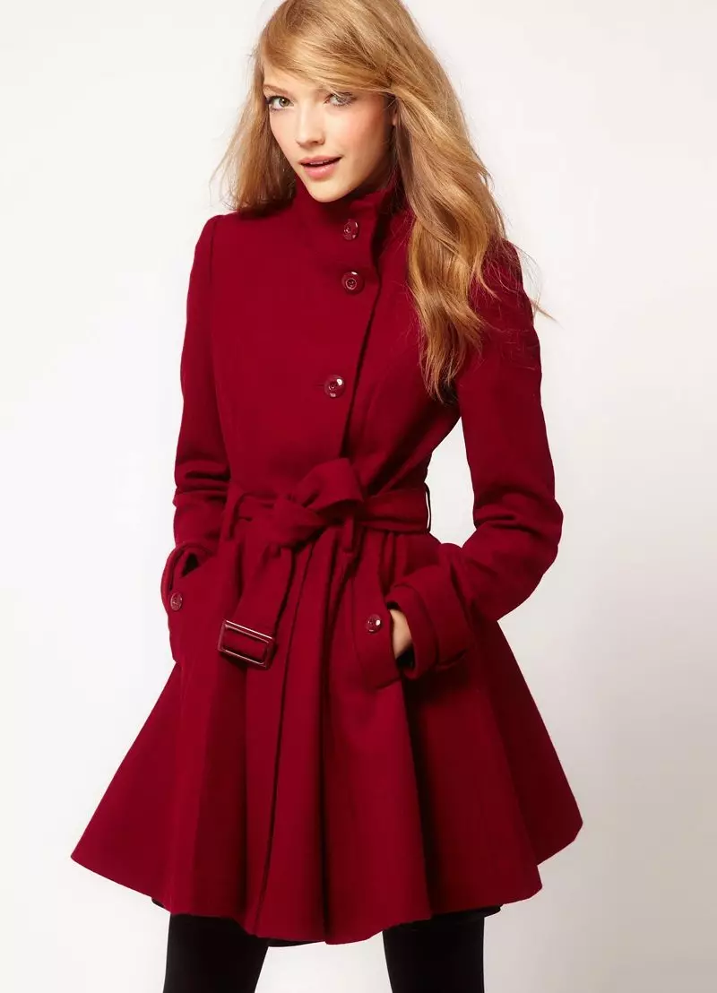 Женски капут пролеће 2021 (356 фотографија): од руских произвођача, модела, стилова и стилова, прекривено, кратак, пригушивање, кожа 623_5