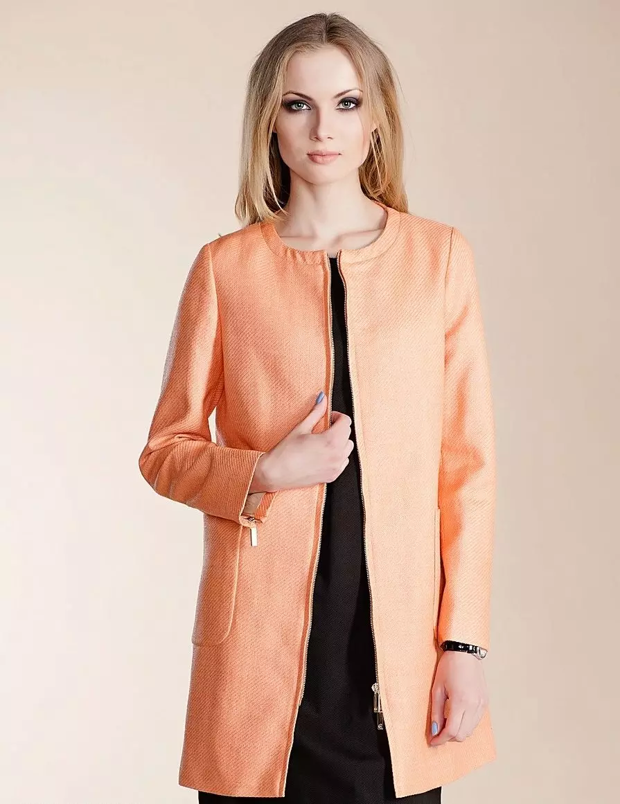 Жіночі пальто весна 2021 (356 фото): від російських виробників, моделі, стилі і фасони, стьобані, короткі, драпові, шкіряні 623_78