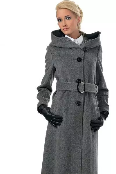 Abrigo feminino primavera 2021 (356 fotos): de fabricantes, modelos, estilos e estilos rusos, acolchado, curto, amortiguamento, coiro 623_86