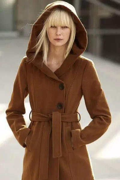 Ženski kaput Spring 2021 (356 slike): od ruskog proizvođača, modela, stilova i stilova, prošivena, kratka, damping, koža 623_87