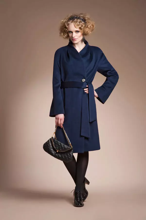 Cappotto femminile Spring 2021 (356 foto): Dai produttori russi, modelli, stili e stili, trapuntato, corto, smorzamento, pelle 623_95