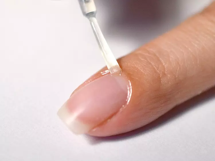 Hvad er en rehemor for negle? Hvad er det og hvordan man bruger til manicure? 6245_15