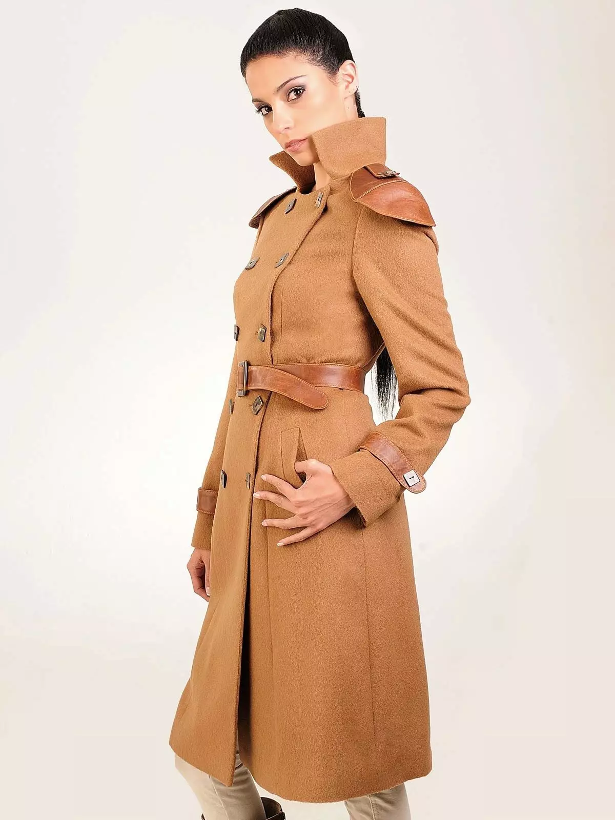 Демісезонні жіночі пальта (322 фото): пальто московських фабрик, моделі 2021-2021, для жінок після 50 років, молодіжні 624_135