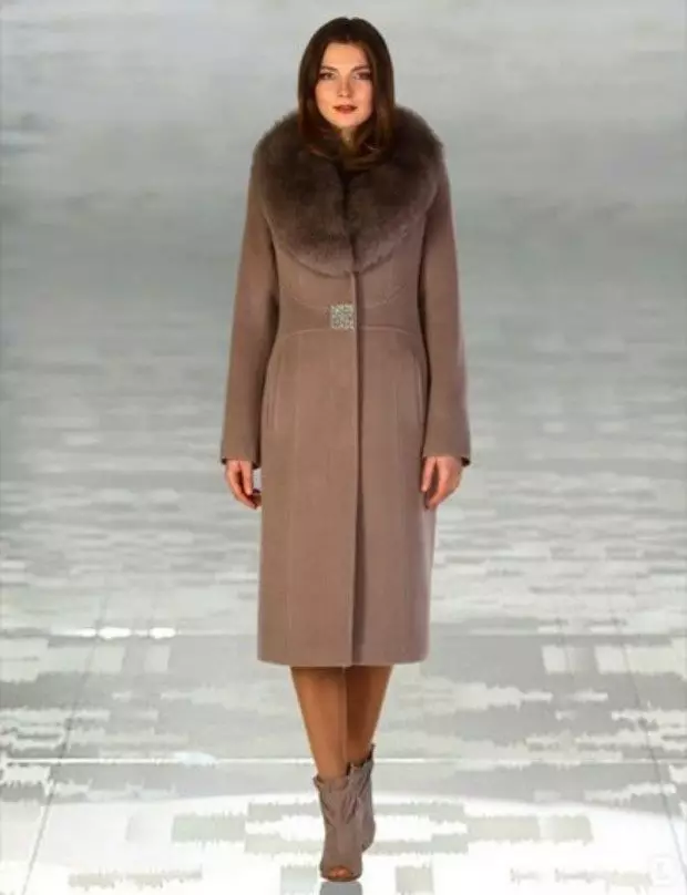 Деми-сезон женски палта (322 снимки): палта московски фабрики, модели 2021-2021, за жени след 50 години, младежи 624_230