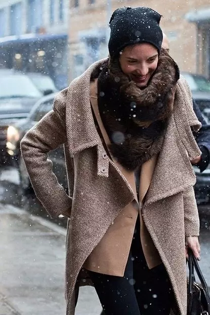 Демісезонні жіночі пальта (322 фото): пальто московських фабрик, моделі 2021-2021, для жінок після 50 років, молодіжні 624_291