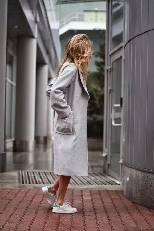 Деми-сезон женски палта (322 снимки): палта московски фабрики, модели 2021-2021, за жени след 50 години, младежи 624_295