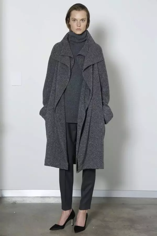Деми-сезон женски палта (322 снимки): палта московски фабрики, модели 2021-2021, за жени след 50 години, младежи 624_308