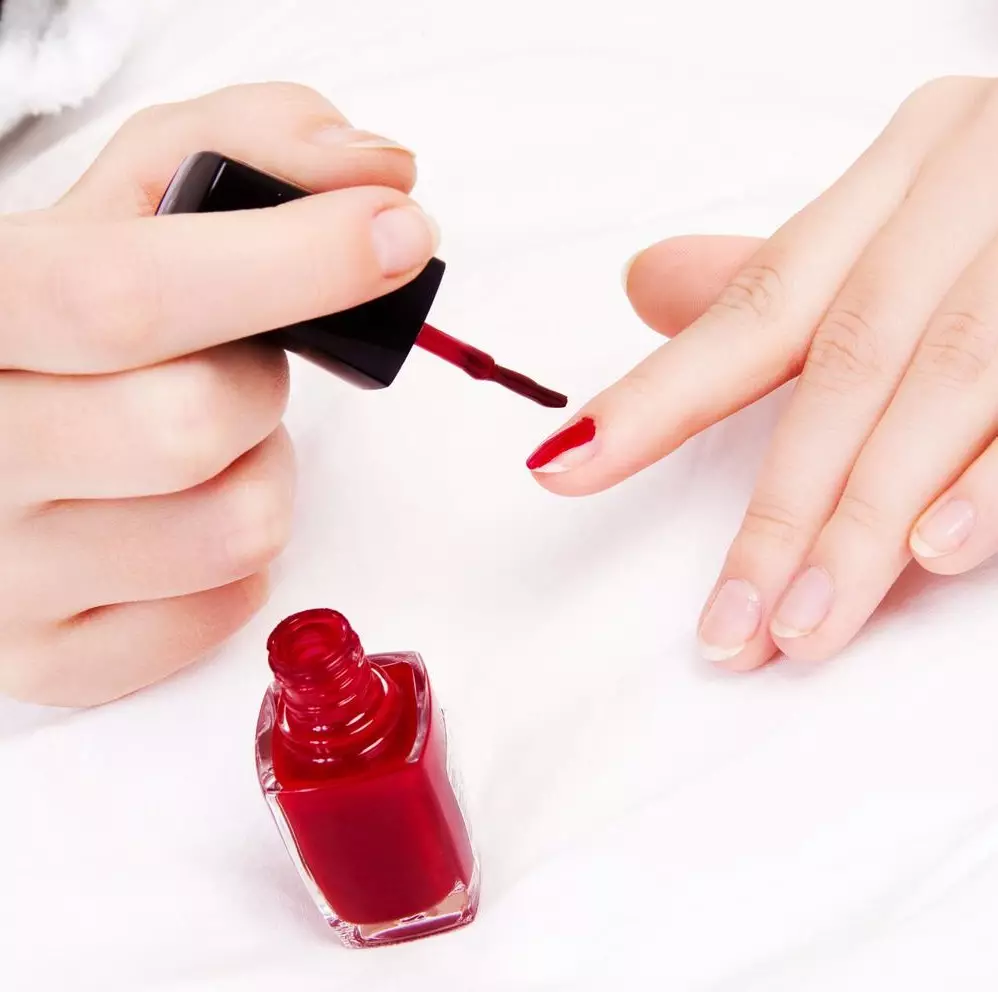 Manicure il 14 febbraio (57 foto): idee per il design delle unghie sul giorno degli amanti, bellissimi esempi 6259_37