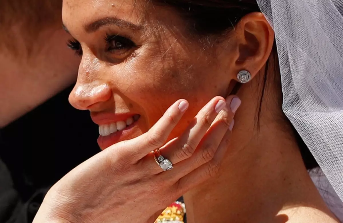 manicure ຂອງດາວ (49 ຮູບ): ການອອກແບບເລັບຄື Kate Middleton ແລະ Olga Buzova, Kylie Jenner, Jennifer Lopez ແລະ Dita Tiz Tiz 6264_6