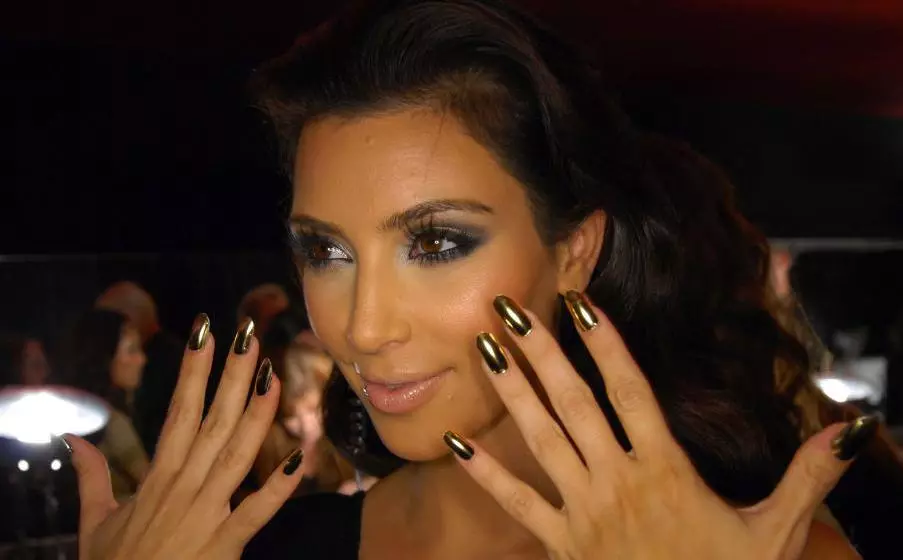 Manicure នៃផ្កាយ (រូបថត 49): ការរចនាក្រចកដូចខេតមីដដេតថននិង Olga Buzova, Kylie Jenner, Jennifer Lopez និង Dita 6264_8