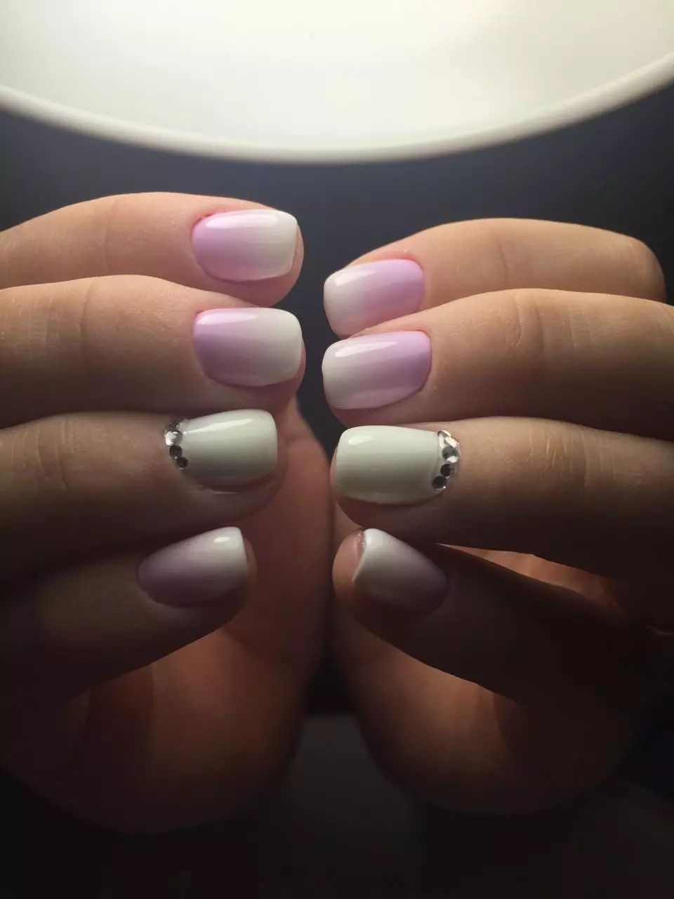 Manicure for teenagere 13-14 år gammel (58 billeder): Er det muligt at dyrke dine negle i pigen? Ideerne om en smuk sommer manicure 6266_21