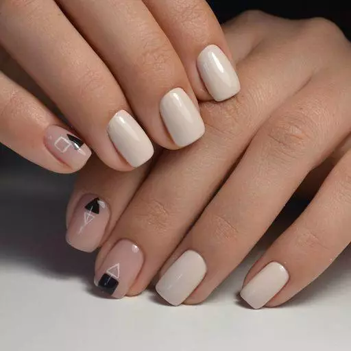 Translucent manicure (53 photos): selection of nail polish colors. Interesting design options 6270_47