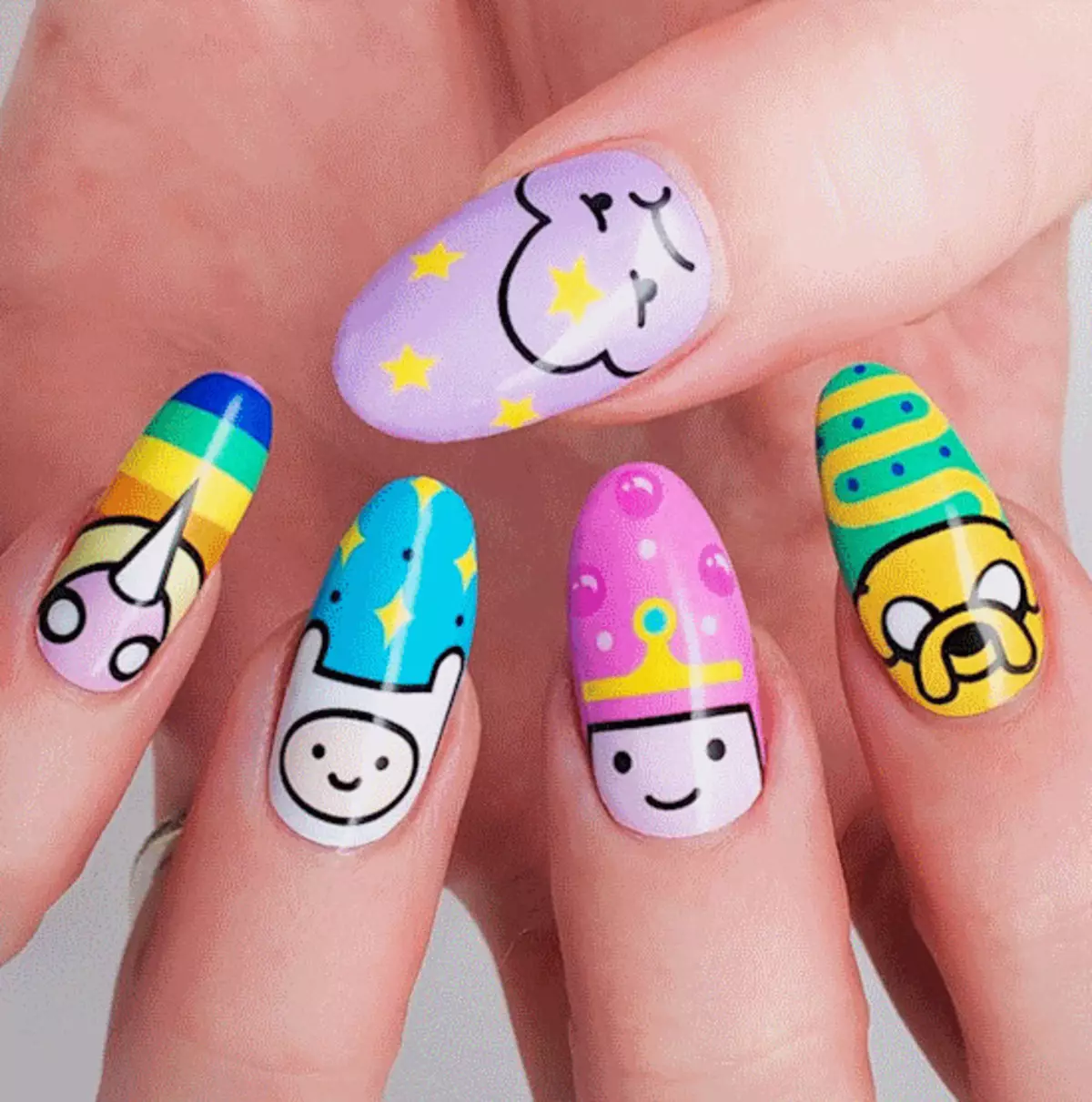 Cartoons ka lipekere e (58 photos): moralo oa qabolang manicure le bahale 