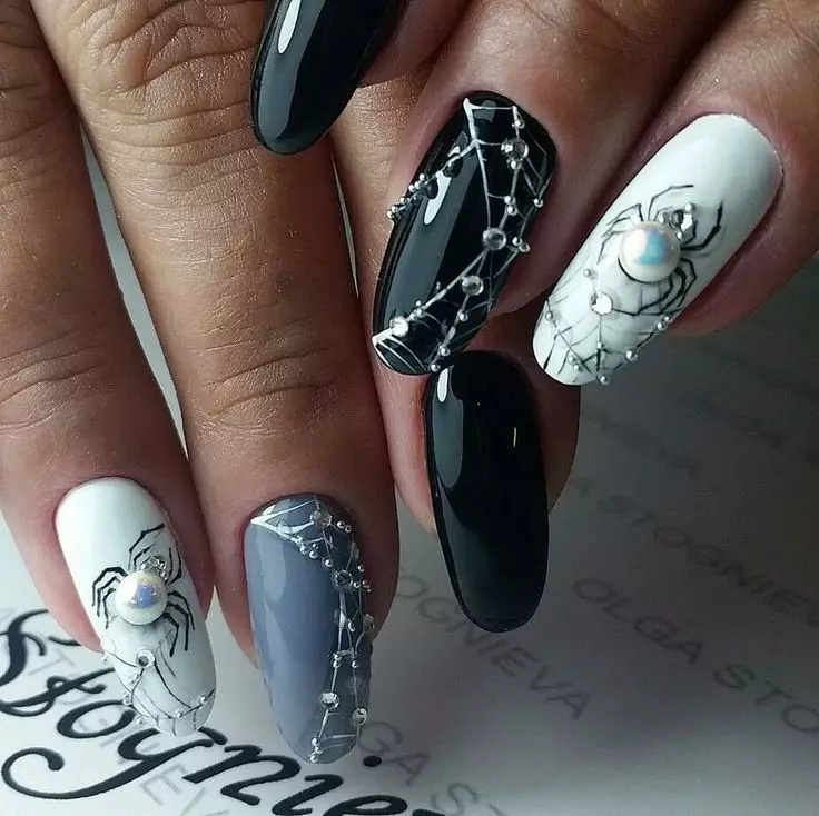 Maniküre mit Insekten (31 Fotos): Nageldesign-Ideen, Stylisten Tipps 6275_16