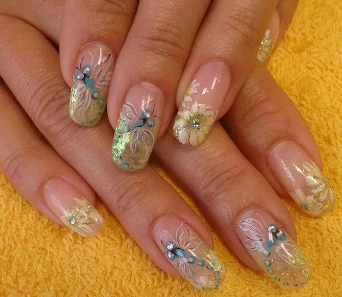 Manicure met insecten (31 foto's): Nagelontwerpideeën, Stylisten Tips 6275_25