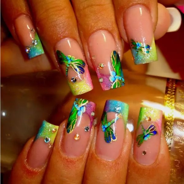 Manicure met insecten (31 foto's): Nagelontwerpideeën, Stylisten Tips 6275_28