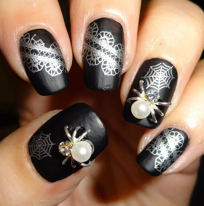 Manicure met insecten (31 foto's): Nagelontwerpideeën, Stylisten Tips 6275_30