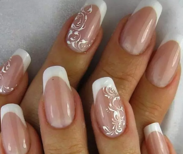 Classic French Manicure (47 Billeder): Classic i design af franch om negle og dens kombination med moderne trends 6299_40