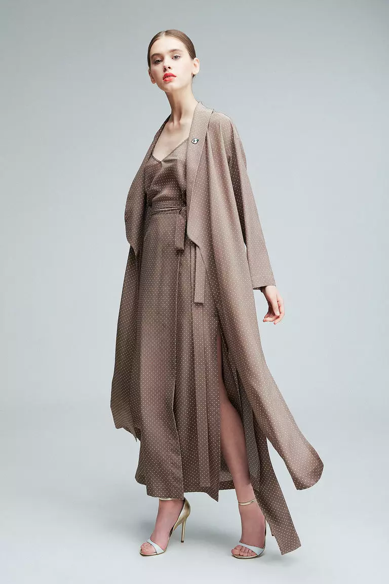 Модни летњи капут 2021 (148 фотографија): ЈацКуард, Лигхт, стилски модели 2021, памук и лане, у стилу Боха, без овратника 629_66